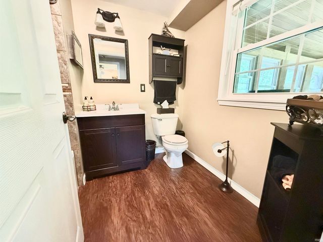1900 Schlensker Road, Evansville, IN 47725