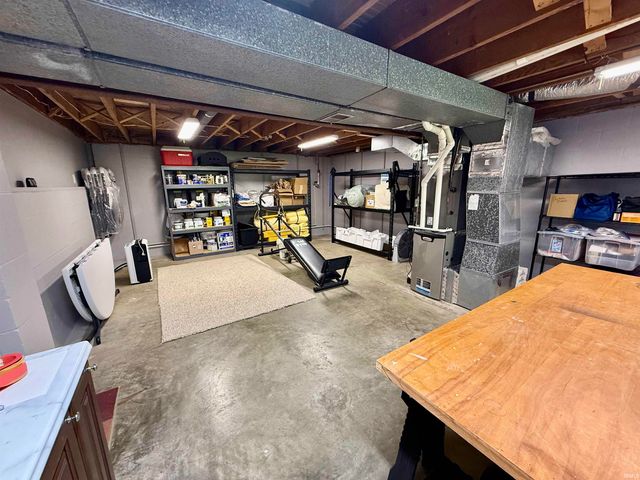 1900 Schlensker Road, Evansville, IN 47725
