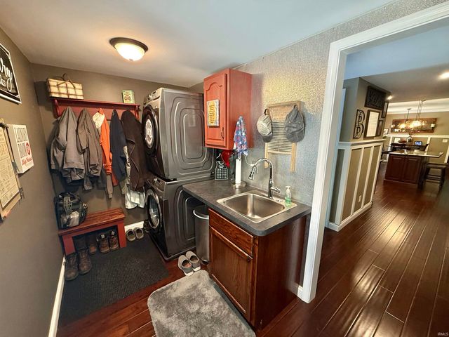 1900 Schlensker Road, Evansville, IN 47725