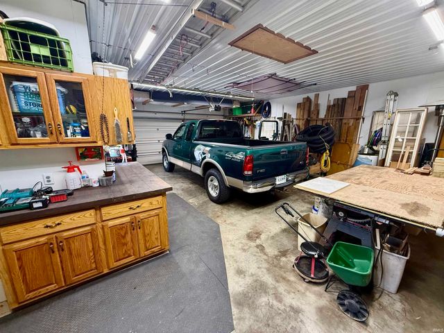 1900 Schlensker Road, Evansville, IN 47725