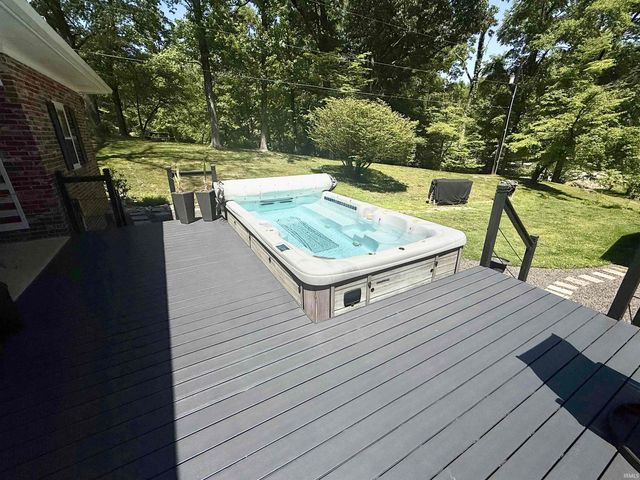1900 Schlensker Road, Evansville, IN 47725