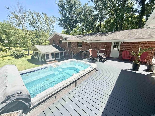 1900 Schlensker Road, Evansville, IN 47725