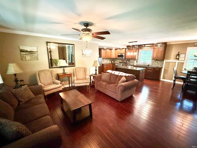 1900 Schlensker Road, Evansville, IN 47725