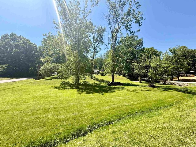 1900 Schlensker Road, Evansville, IN 47725