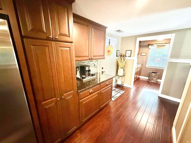 1900 Schlensker Road, Evansville, IN 47725