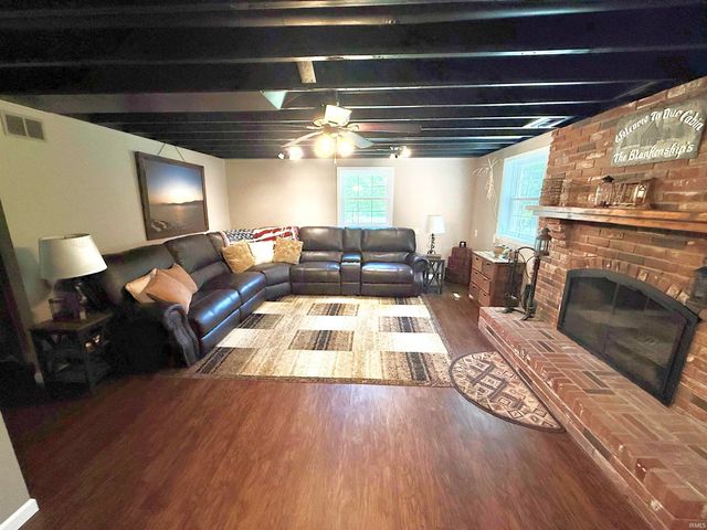 1900 Schlensker Road, Evansville, IN 47725