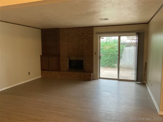 6920 E 46th Place, Tulsa, OK 74145
