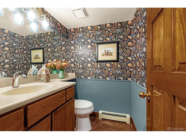 117 Mayhurst Ave, Colorado Springs, CO 80906