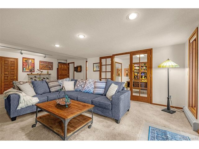 117 Mayhurst Ave, Colorado Springs, CO 80906