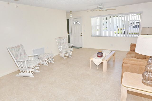 1015 SW 16th Street, Boynton Beach, FL 33426
