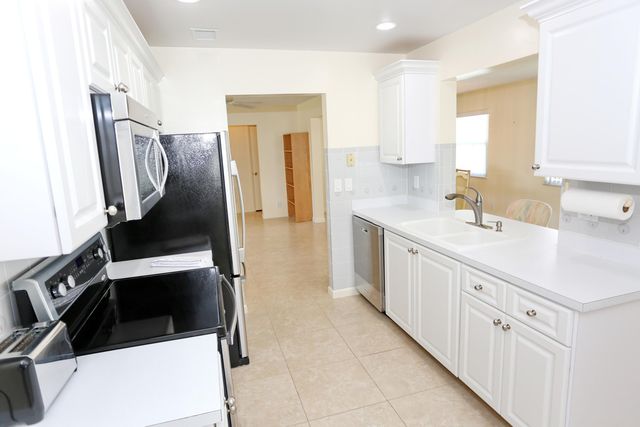 1015 SW 16th Street, Boynton Beach, FL 33426