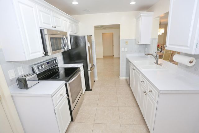 1015 SW 16th Street, Boynton Beach, FL 33426