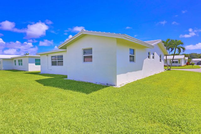 1015 SW 16th Street, Boynton Beach, FL 33426