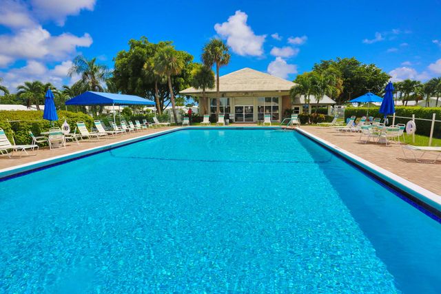 1015 SW 16th Street, Boynton Beach, FL 33426
