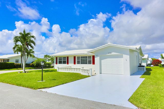 1015 SW 16th Street, Boynton Beach, FL 33426