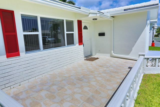 1015 SW 16th Street, Boynton Beach, FL 33426