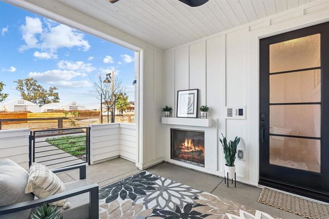 1044 Palmaria Court, Encinitas, CA 92024