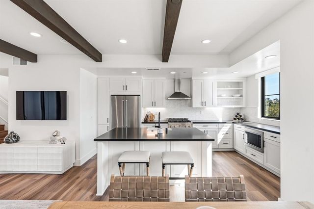 1044 Palmaria Court, Encinitas, CA 92024