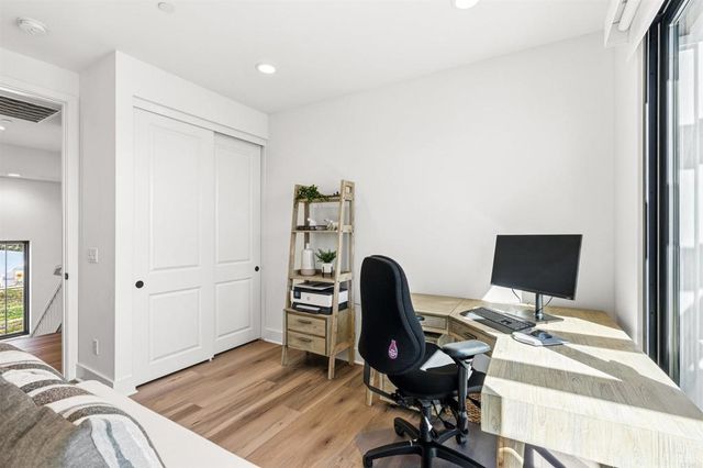 1044 Palmaria Court, Encinitas, CA 92024