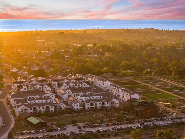 1044 Palmaria Court, Encinitas, CA 92024