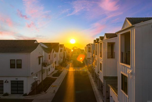 1044 Palmaria Court, Encinitas, CA 92024