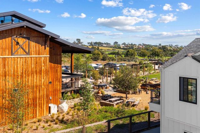 1044 Palmaria Court, Encinitas, CA 92024