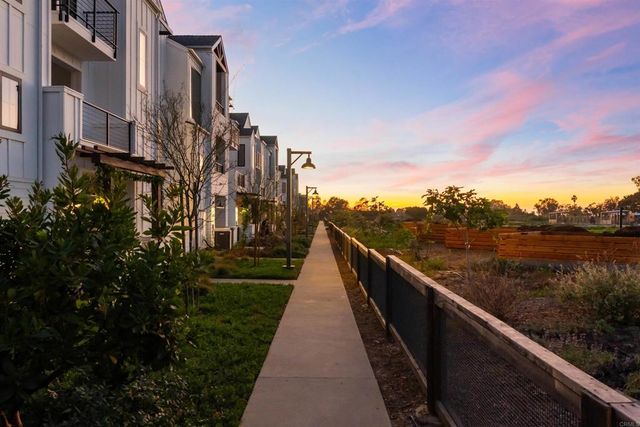 1044 Palmaria Court, Encinitas, CA 92024