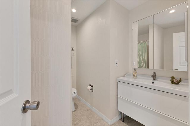 4450 NARRAGANSET TRAIL 95A, Sarasota, FL 34233