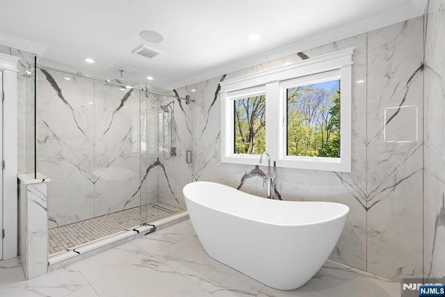 315 Freemans Lane, Franklin Lakes, NJ 07417