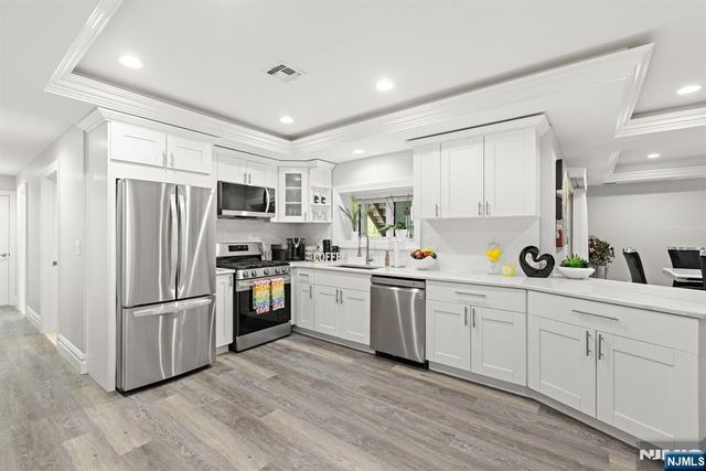 315 Freemans Lane, Franklin Lakes, NJ 07417