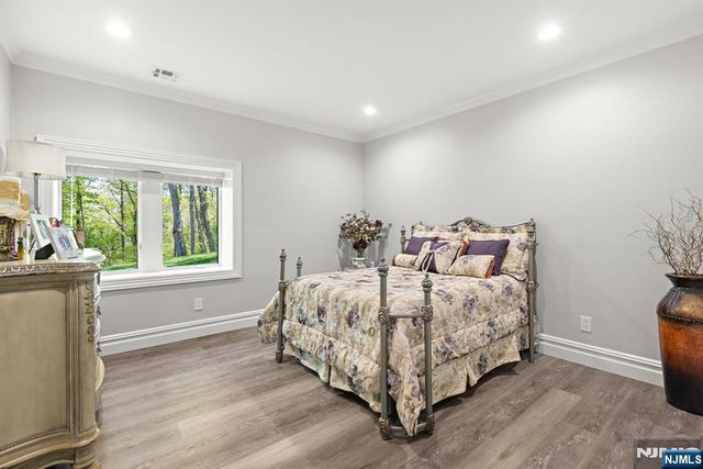 315 Freemans Lane, Franklin Lakes, NJ 07417