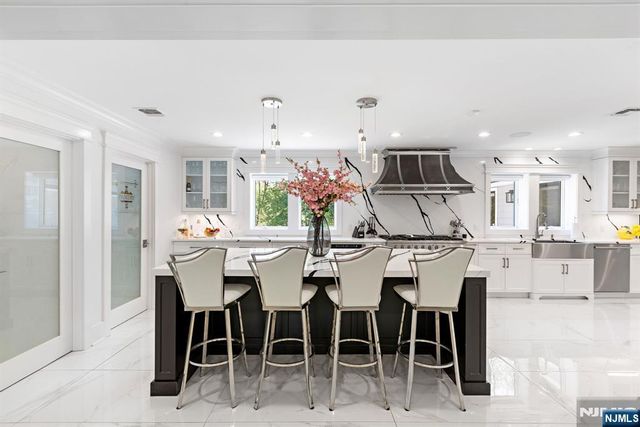 315 Freemans Lane, Franklin Lakes, NJ 07417