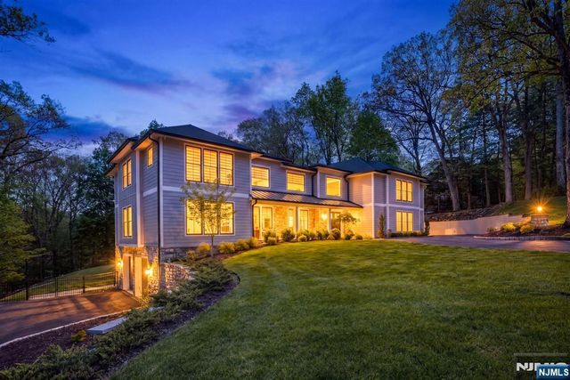 315 Freemans Lane, Franklin Lakes, NJ 07417