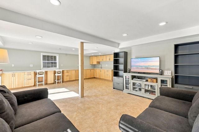 20 Essex St., Wenham, MA 01984