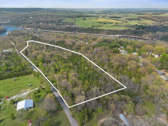 000 Farm Road 1218, Eagle Rock, MO 65641