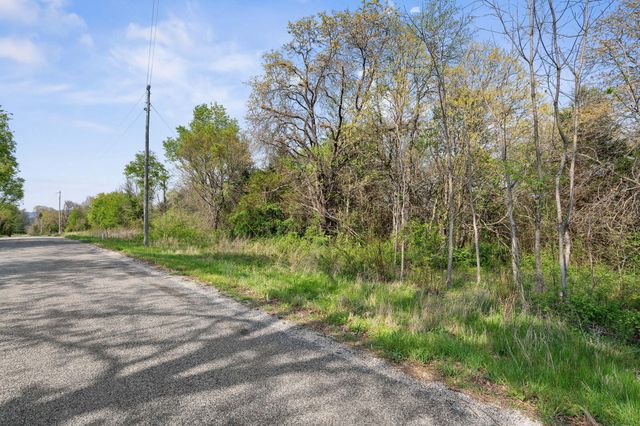 000 Farm Road 1218, Eagle Rock, MO 65641
