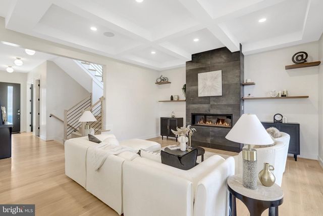 308 E RAYMOND AVE, Alexandria, VA 22301