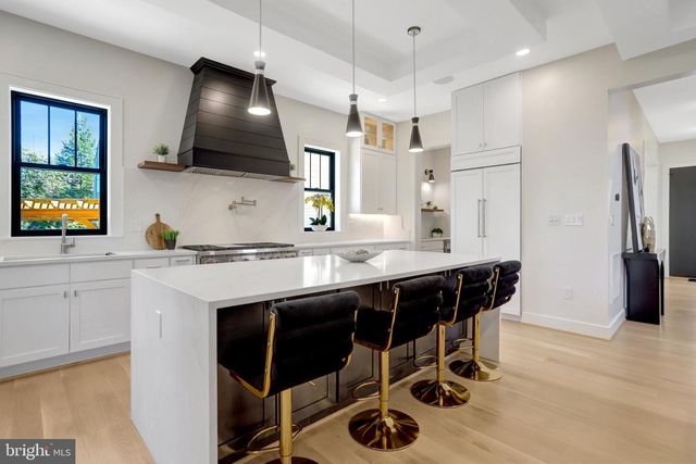 308 E RAYMOND AVE, Alexandria, VA 22301