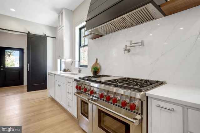 308 E RAYMOND AVE, Alexandria, VA 22301