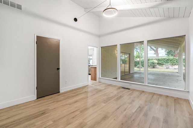 2740 W San Madele Avenue, Fresno, CA 93711