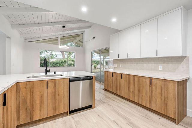 2740 W San Madele Avenue, Fresno, CA 93711