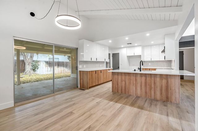 2740 W San Madele Avenue, Fresno, CA 93711