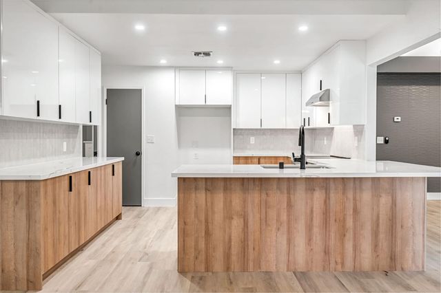 2740 W San Madele Avenue, Fresno, CA 93711