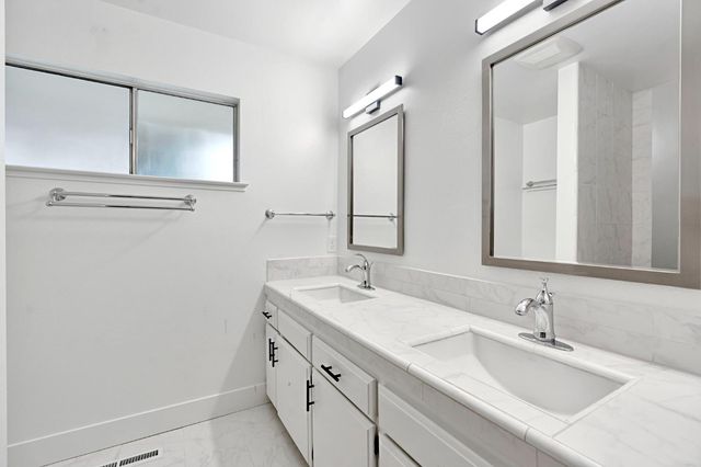 2740 W San Madele Avenue, Fresno, CA 93711