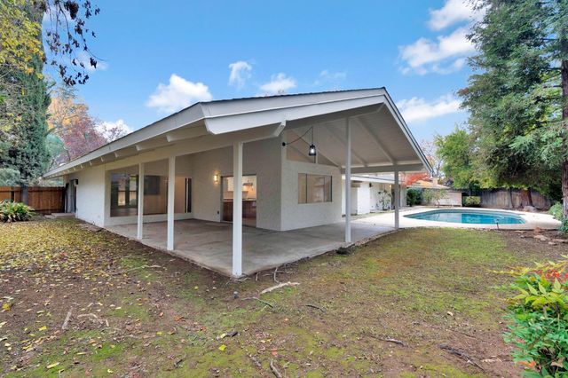 2740 W San Madele Avenue, Fresno, CA 93711