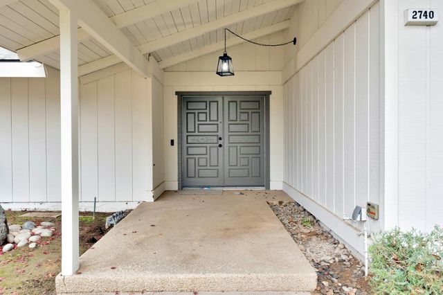 2740 W San Madele Avenue, Fresno, CA 93711
