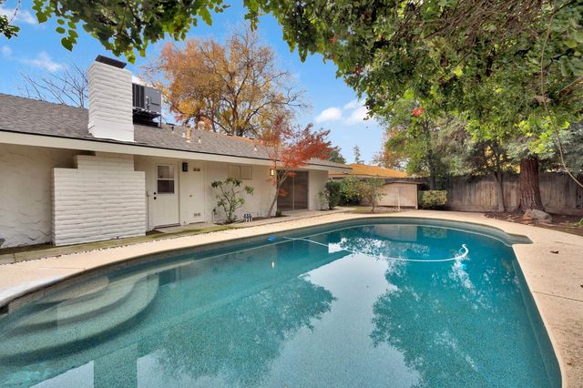 2740 W San Madele Avenue, Fresno, CA 93711