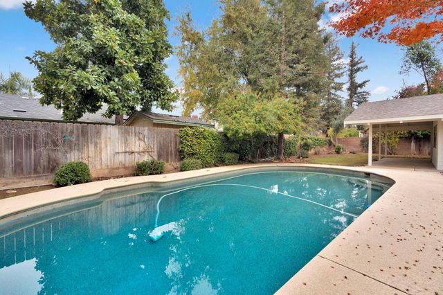 2740 W San Madele Avenue, Fresno, CA 93711