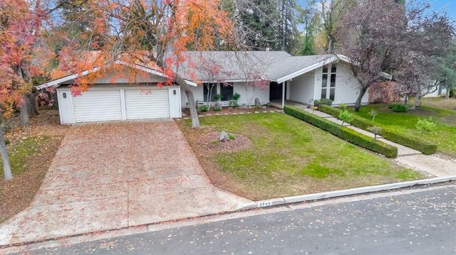 2740 W San Madele Avenue, Fresno, CA 93711