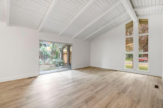 2740 W San Madele Avenue, Fresno, CA 93711